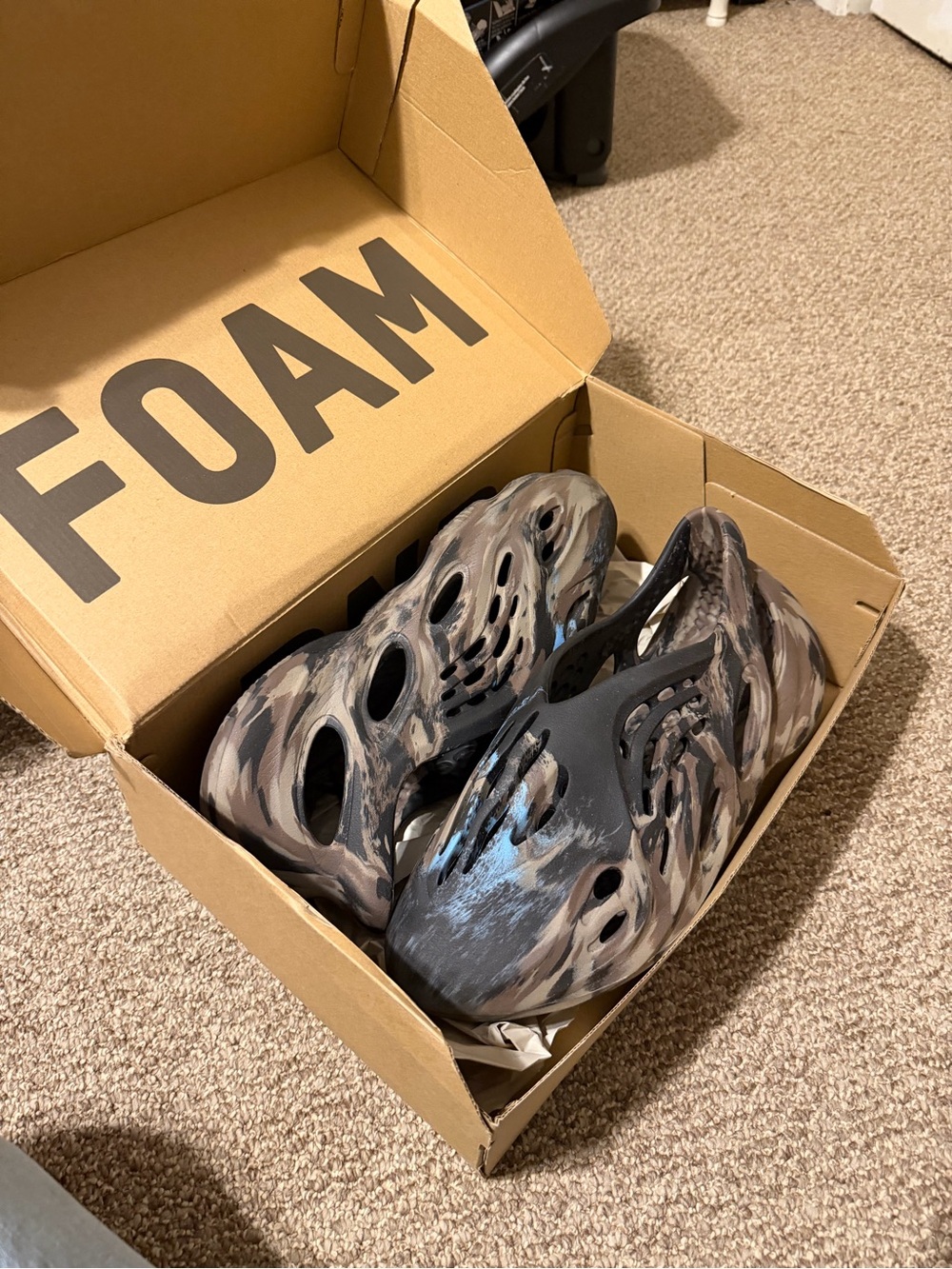 Men’s Yeezy Foam Runners size 13